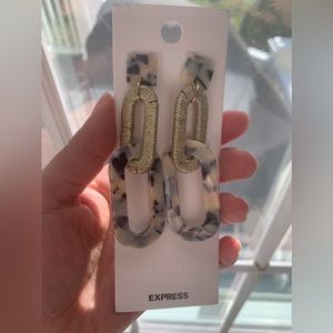 New Express Resin  Shell Link Earrings gold black cream brown